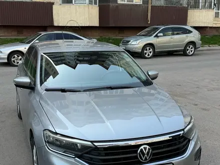 Volkswagen Polo 2021 года за 8 726 107 тг. в Алматы – фото 4