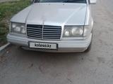 Mercedes-Benz E 200 1993 года за 2 100 000 тг. в Усть-Каменогорск