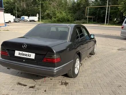 Mercedes-Benz E 230 1992 года за 1 350 000 тг. в Алматы – фото 2