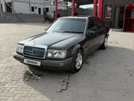 Mercedes-Benz E 230 1992 года за 1 350 000 тг. в Алматы