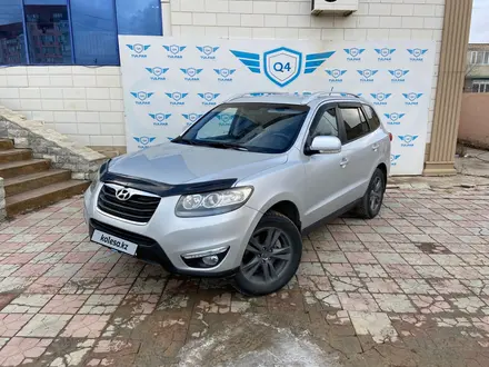 Hyundai Santa Fe 2010 года за 9 500 000 тг. в Атырау