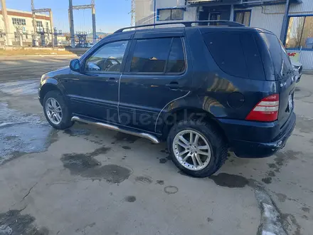 Mercedes-Benz ML 320 2000 года за 2 299 000 тг. в Актобе – фото 2