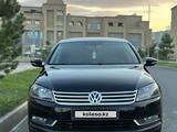 Volkswagen Passat 2013 годаfor6 550 000 тг. в Туркестан – фото 3