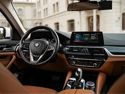 BMW 520 2018 года за 13 800 000 тг. в Алматы – фото 13