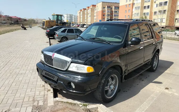 Lincoln Navigator 2000 года за 4 000 000 тг. в Астана