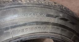 Комплект шин Sailun 235/60/18 шипованые за 120 000 тг. в Алтай – фото 3