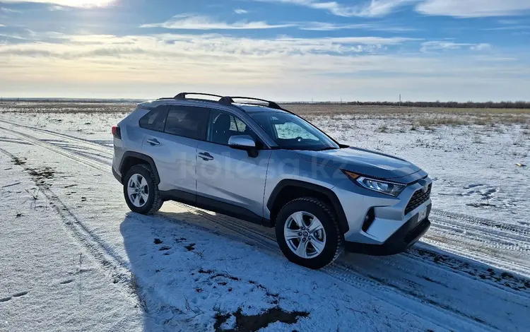 Toyota RAV4 2019 года за 14 500 000 тг. в Актобе