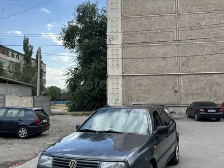 Volkswagen Vento 1994 года за 1 300 000 тг. в Тараз – фото 4