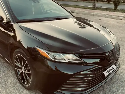 Toyota Camry 2018 года за 9 000 000 тг. в Шымкент – фото 6