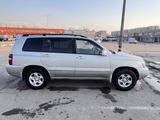 Toyota Highlander 2004 года за 6 500 000 тг. в Алматы – фото 4