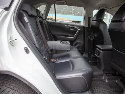 Toyota RAV4 Luxe 2021 года за 15 500 000 тг. в Алматы – фото 17
