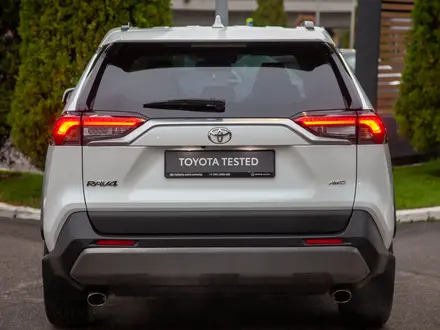 Toyota RAV4 Luxe 2021 года за 15 500 000 тг. в Алматы – фото 5