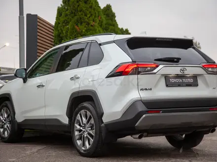 Toyota RAV4 Luxe 2021 года за 15 500 000 тг. в Алматы – фото 3