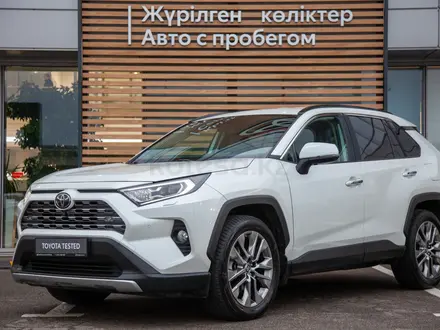 Toyota RAV4 Luxe 2021 года за 15 500 000 тг. в Алматы