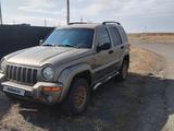 Jeep Liberty 2004 года за 2 000 000 тг. в Сатпаев – фото 2
