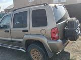 Jeep Liberty 2004 года за 2 000 000 тг. в Сатпаев – фото 4