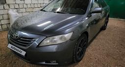 Toyota Camry 2007 годаүшін5 300 000 тг. в Актобе – фото 2