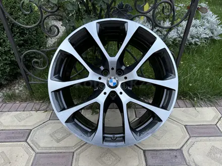 Оригинальные диски R20 на BMW X5 (G05) БМВ за 825 000 тг. в Алматы