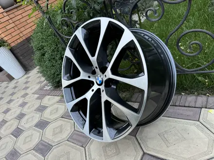 Оригинальные диски R20 на BMW X5 (G05) БМВ за 825 000 тг. в Алматы – фото 3