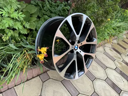 Оригинальные диски R20 на BMW X5 (G05) БМВ за 825 000 тг. в Алматы – фото 13