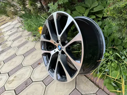 Оригинальные диски R20 на BMW X5 (G05) БМВ за 825 000 тг. в Алматы – фото 14
