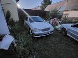 Mercedes-Benz C 230 2004 года за 2 100 000 тг. в Актобе – фото 2