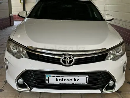 Toyota Camry 2015 года за 10 200 000 тг. в Шымкент – фото 2