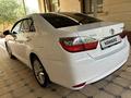 Toyota Camry 2015 года за 10 200 000 тг. в Шымкент – фото 3