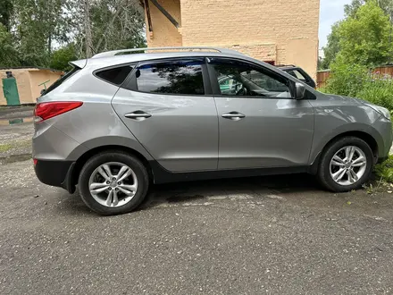 Hyundai Tucson 2011 года за 8 100 000 тг. в Риддер – фото 2