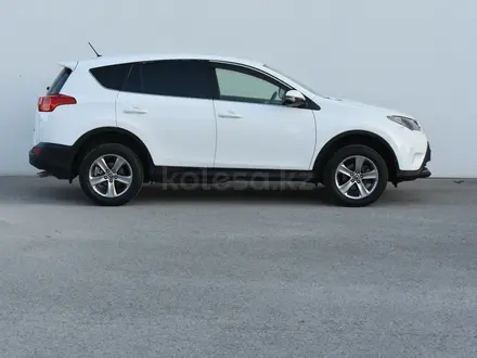 Toyota RAV4 2015 года за 9 300 000 тг. в Атырау – фото 4