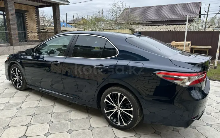 Toyota Camry 2019 года за 9 500 000 тг. в Уральск