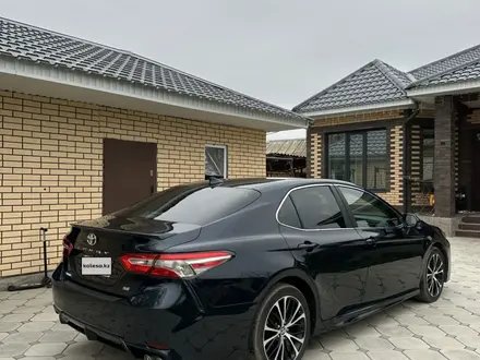 Toyota Camry 2019 года за 9 500 000 тг. в Уральск – фото 7