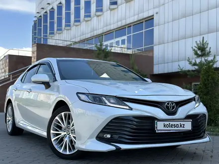 Toyota Camry 2020 года за 13 500 000 тг. в Алматы