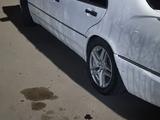 Mercedes-Benz S 320 1997 года за 3 000 000 тг. в Атбасар – фото 4