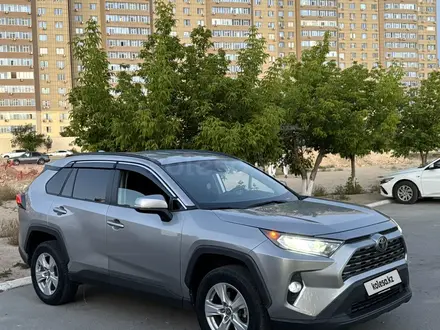 Toyota RAV4 2021 года за 13 500 000 тг. в Актау – фото 2