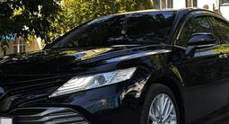 Toyota Camry 2018 года за 12 500 000 тг. в Астана – фото 2