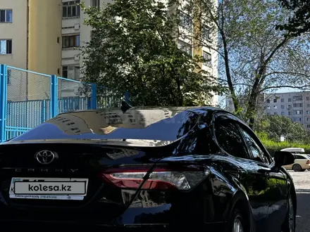 Toyota Camry 2018 года за 12 500 000 тг. в Астана – фото 4