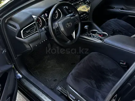 Toyota Camry 2018 года за 12 500 000 тг. в Астана – фото 7