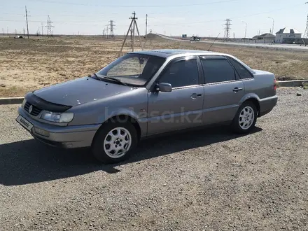 Volkswagen Passat 1994 года за 1 400 000 тг. в Байконыр – фото 2