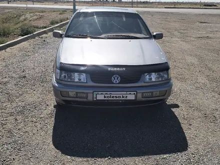 Volkswagen Passat 1994 года за 1 400 000 тг. в Байконыр – фото 3