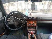 Mercedes-Benz E 220 1993 годаүшін1 100 000 тг. в Актобе