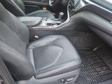 Toyota Camry 2018 года за 14 500 000 тг. в Актау – фото 5