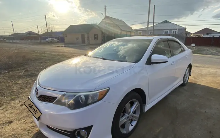 Toyota Camry 2014 года за 8 300 000 тг. в Атырау