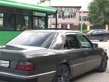 Mercedes-Benz E 220 1993 года за 2 350 000 тг. в Алматы – фото 3