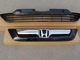 Решетка бампера, радиатора HONDA CR V за 18 999 тг. в Алматы