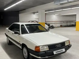Audi 100