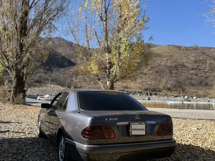 Mercedes-Benz E 320 1995 года за 3 800 000 тг. в Алматы – фото 10