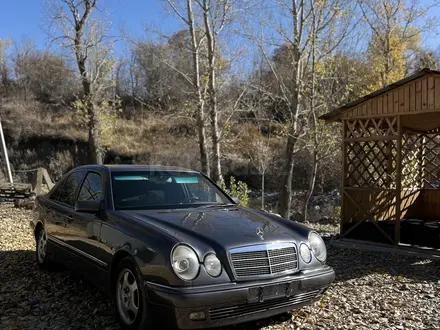 Mercedes-Benz E 320 1995 года за 3 800 000 тг. в Алматы – фото 11