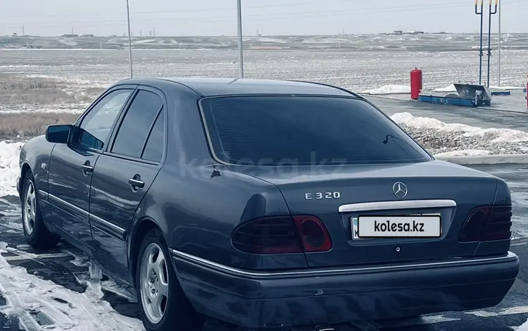Mercedes-Benz E 320 1995 года за 3 800 000 тг. в Алматы