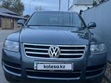 Volkswagen Touareg 2006 года за 6 900 000 тг. в Актобе – фото 4